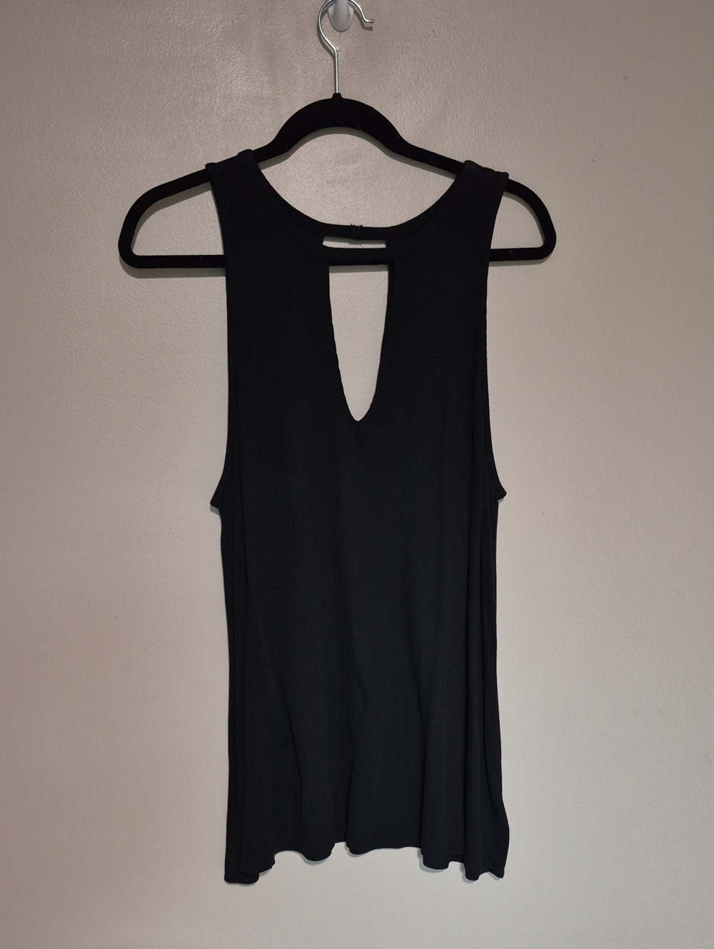 American Eagle Soft & Sexy Keyhole Tank Top - Black